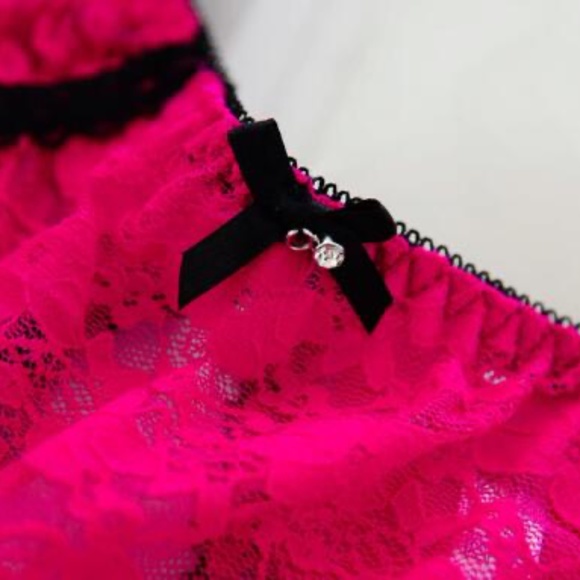 BLACK Crotchless Lace panties 34" to 44" waist - Picture 8 of 8